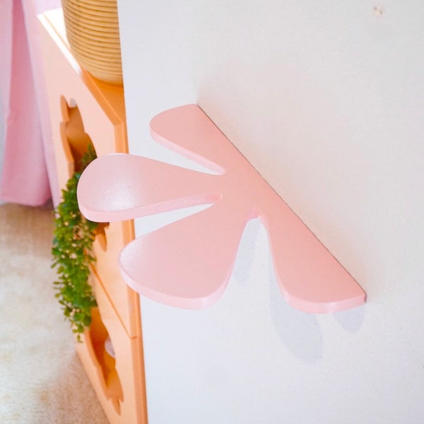 Retro Flower Shelf | Y2K, Pastel, Daisy