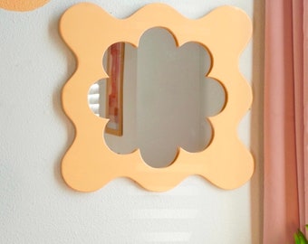 Wavy Daisy Mirror