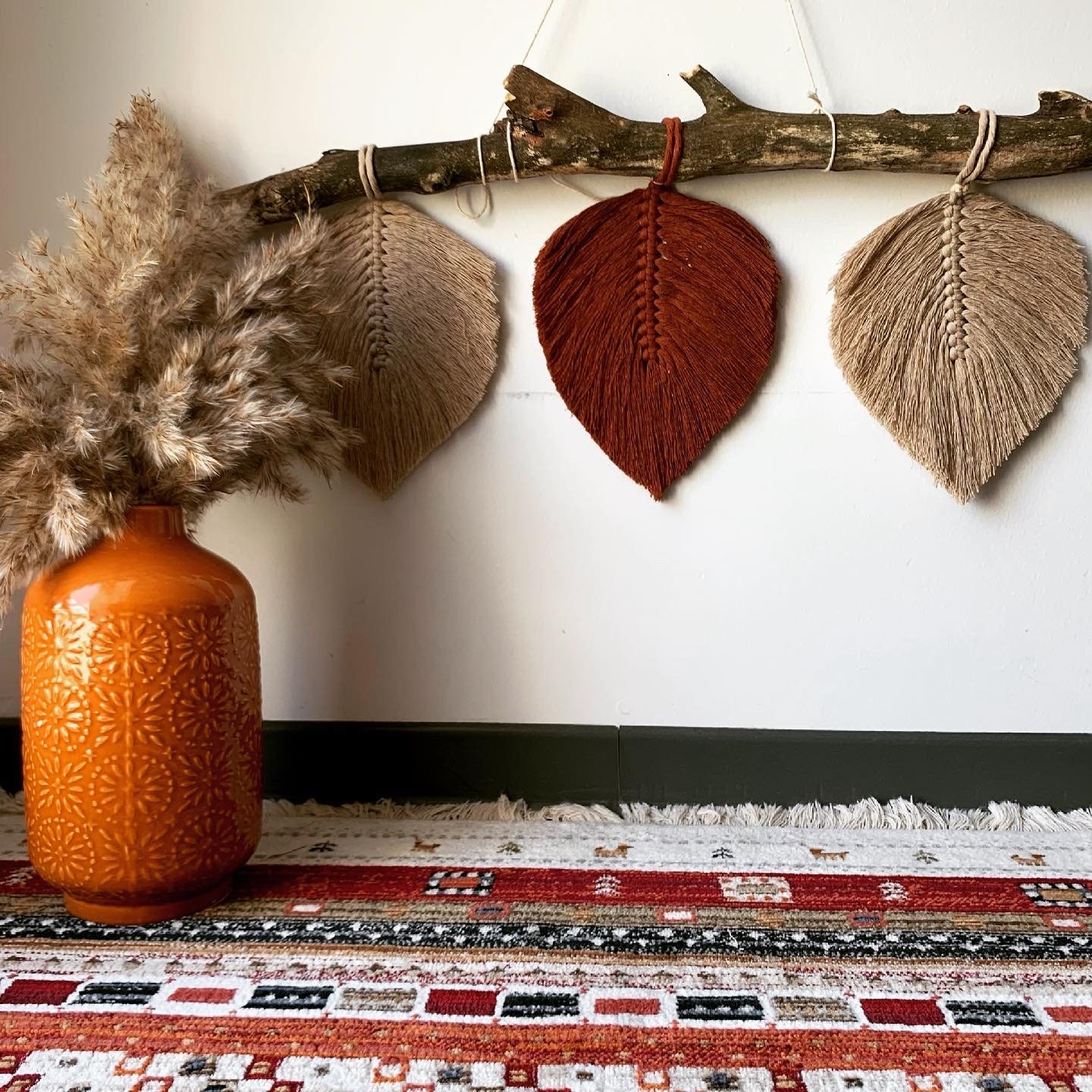 3 Plumes sur Branche