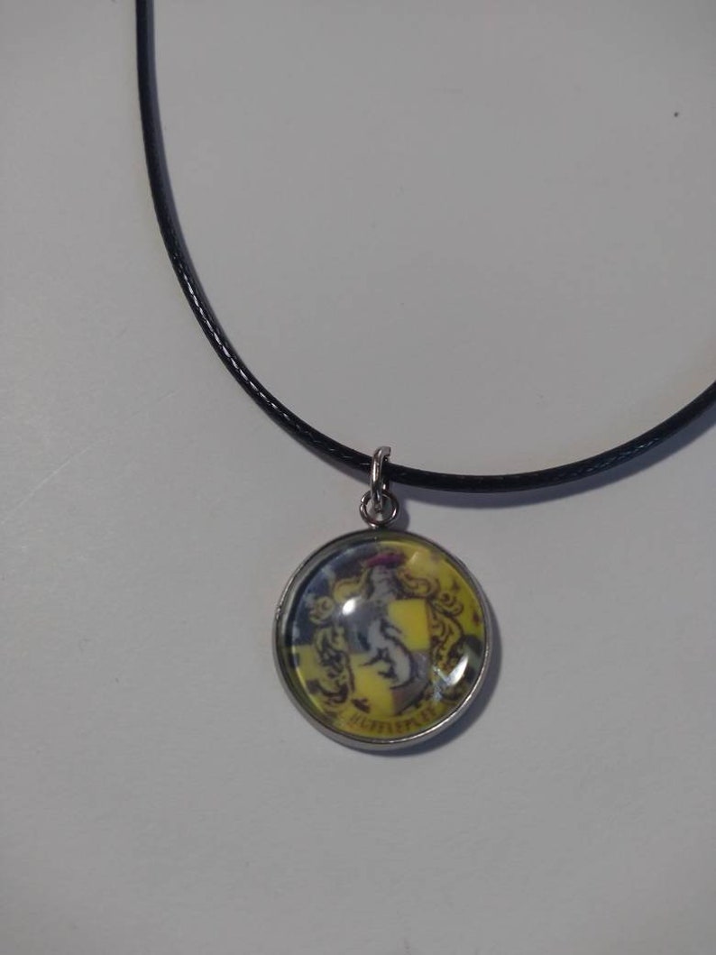 bracelet /&or key chain Harry Potter Hufflepuff earrings necklace
