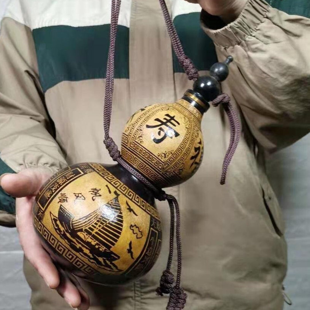彫刻されたひょうたん型の水筒：中国の工芸品、順風満帆のデザイン