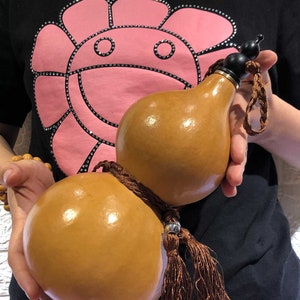 Handmade Dried Gourd Bottle - Traditional Wine Gourd for Sake, Whiskey & Liquor - Natural Eco-Friendly Travel Flask