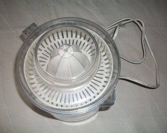 Electric juicer and lemon squeezer, citrus juicer from Weltstar