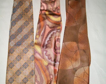 Vintage ties in an elegant brown patterned design from the 80s, set of 3