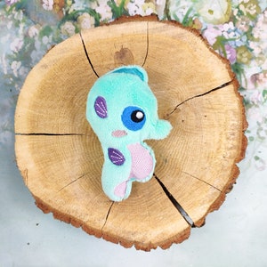ITH Seahorse STUFFIE ith seahorse key fob 5x7 and 4x4