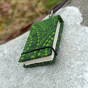 Quaderno collana rilegato a mano / Notebook-necklace handbound / Deep Green