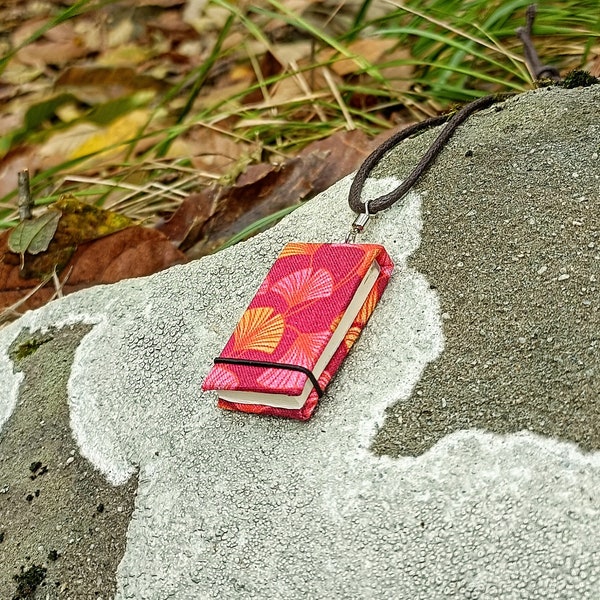 Quaderno collana rilegato a mano / Notebook-necklace handbound / Ginkgo Red