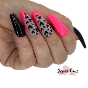 Uñas reutilizables a presión: negras, rosas, neón y con forma de corazón para San Valentín.