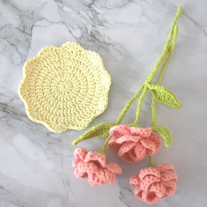 Rose vase crochet pattern/ Amigurumi pattern image 4