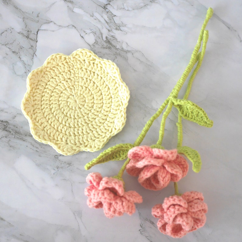 Rose vase crochet pattern/ Amigurumi pattern image 4