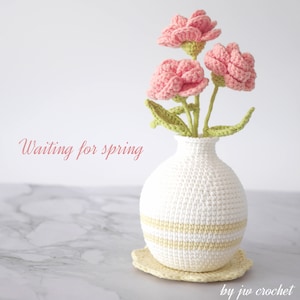 Rose vase crochet pattern/ Amigurumi pattern image 1