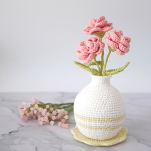 Rose vase crochet pattern/ Amigurumi pattern image 5