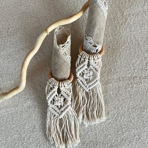Set di anelli portatovaglioli in macramè, decorazioni per la tavola nuziale, portatovaglioli in legno in stile boho, allestimento tavola boho