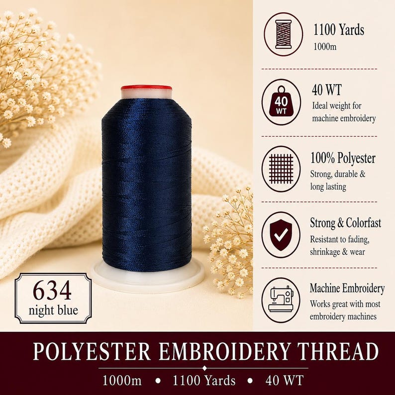 K&ouml;nnte beinhalten: Eine Spule mit nachtblauem Polyester-Stickgarn, gekennzeichnet mit 634. Die Spule enth&auml;lt 1000m Garn der St&auml;rke 40 WT. Die Grafik zeigt Symbole f&uuml;r L&auml;nge, Gewicht, Materialzusammensetzung, Farbechtheit und Eignung f&uuml;r Stickmaschinen.