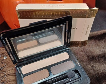 Merle Norman Luxiva Eyeshadow Trio Red & Green Palette Compact