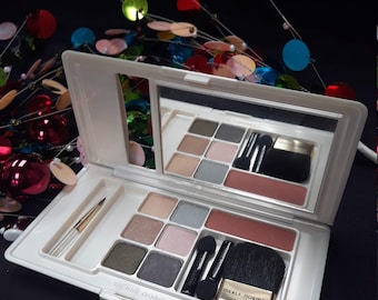 Merle Norman Luxiva 6 eyeshadow plus blush pearl compact retro pallete