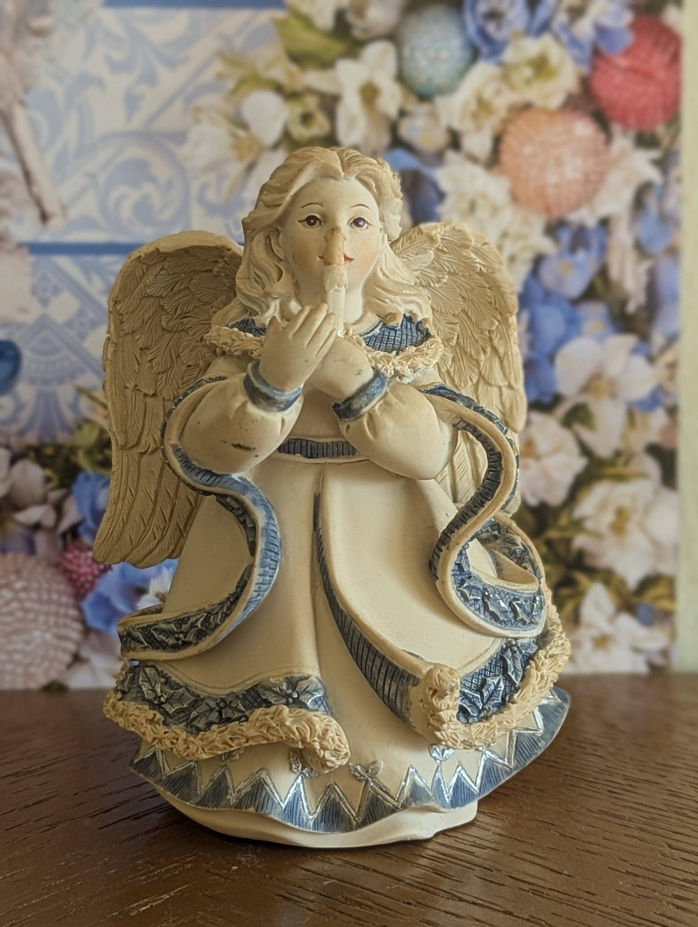 Sarah's Angels 天使の置物 2009年製 Resin Angel Figurine: Sarah's Angel Collectible - Love or