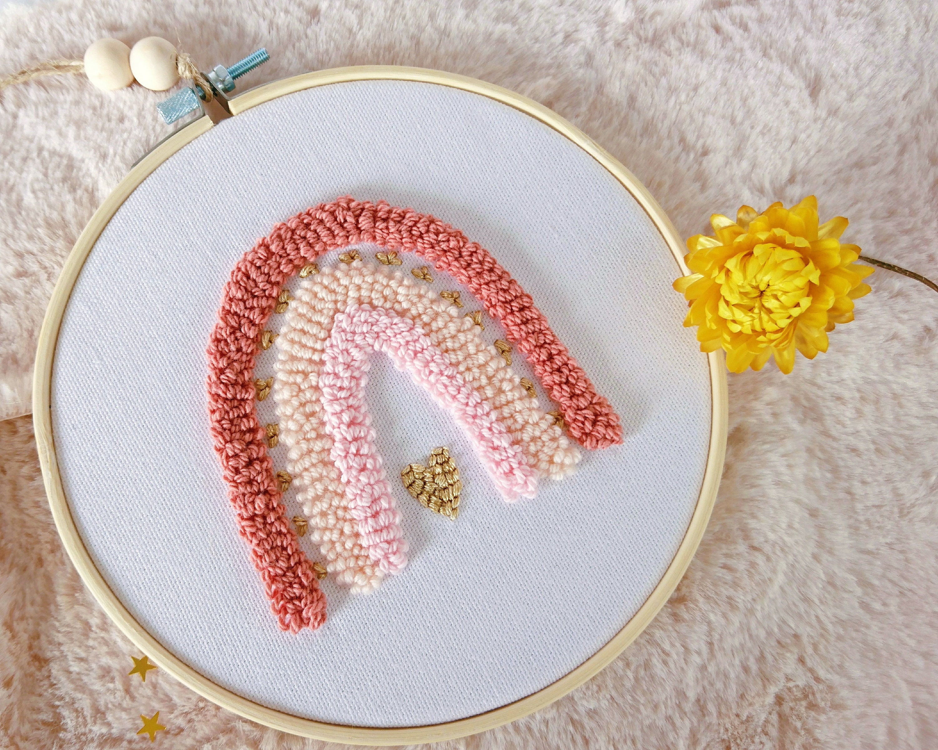 Tambour Arc-En-Ciel en Punch Needle