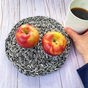 Trivet for Hot Dishes, Crochet Hot pads for the Kitchen, Cotton Potholders, Housewarming Gift for Couple,  Mothers Day Gift Idea for Mom