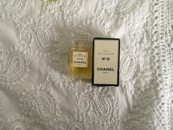 Miniature Perfume N 19 Chanel Vintage Set of 2 ( Eau De Toilette