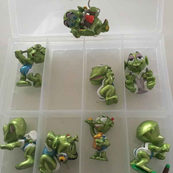 Set 8 figurine Ferrero kinder sorpresa starlunati 1998 con scatola buone condizioni