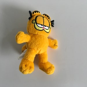 Peluche Garfield couche 32 cm de long