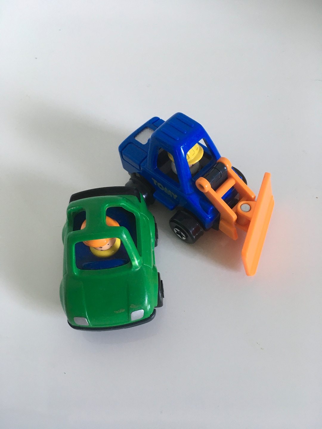 set-of-2-cars-vintage-1991-94-tomy-car-toy-kids-green-blue-and-person