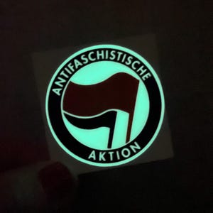 2 adesivi ANTIFASCIST ACTION fluorescenti