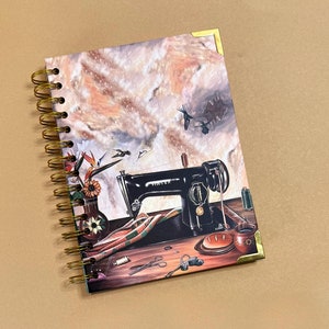 Cuaderno espiral La Maquina de la Abuela, Maquina de coser vintage, Cuaderno espiral de tapa dura, regalos mexicanos, cuadernos, Regalo de costurera