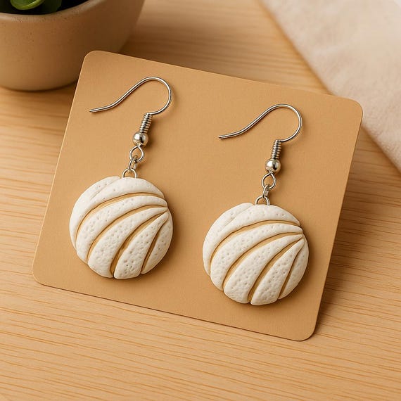 Concha Earrings, Mexican Earrings, Concha, Mexican jewelry, Mexican art, Latina earrings, cafecito y chisme, pan dulce, Mexican gifts, arete