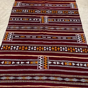 Tpis et tpis de style mrocin de Kilim à motifs de dimnts ornge