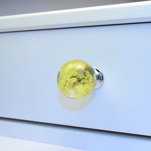 28mm sphere Cabinet knobs , Yellow Real flower Resin Furniture Knobs , Door Knobs
