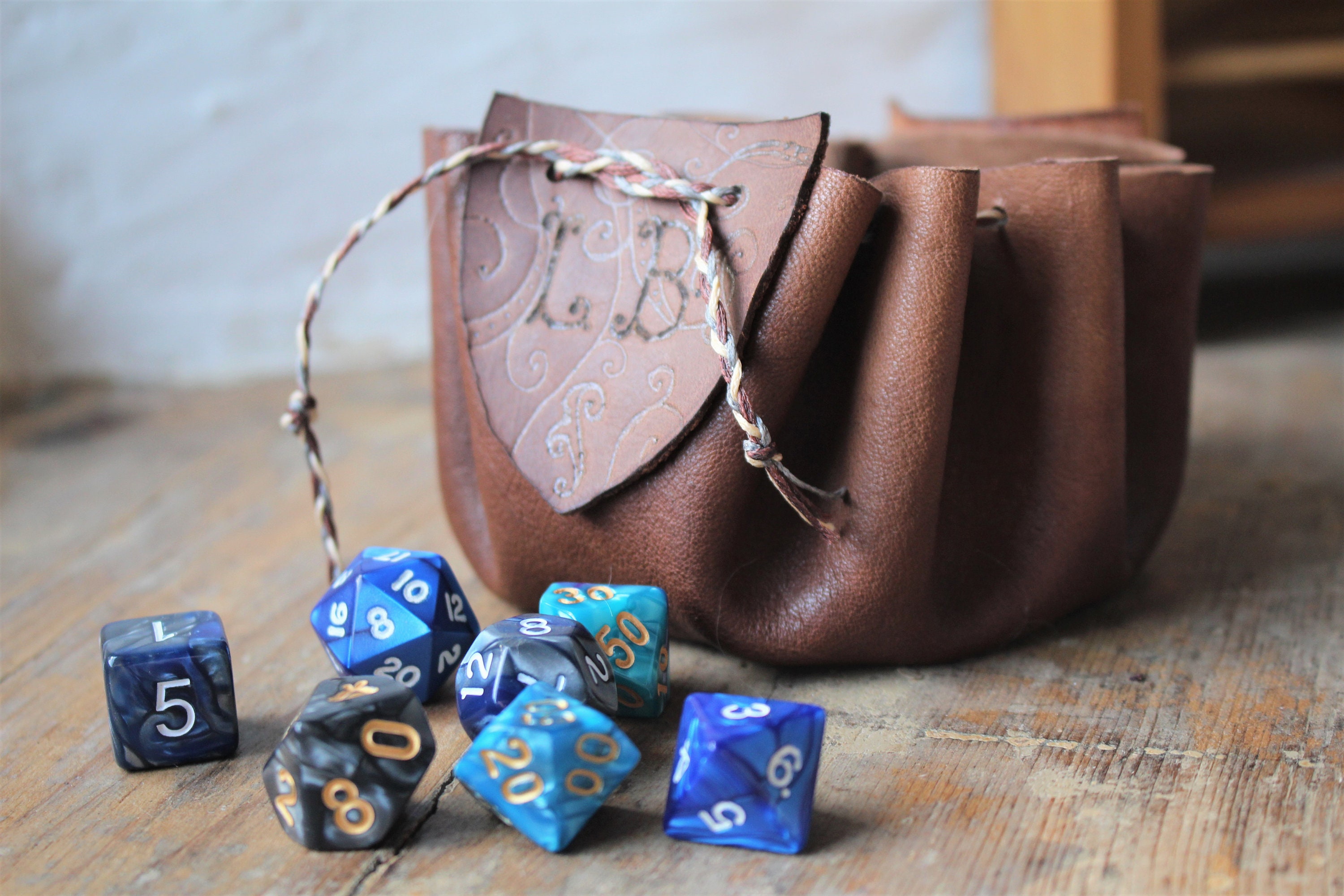 Chuleag Full-Grain Leather Dice Pouch With Built-in Rolling Tray, Magic-Themed, Large Capacity Collector's Organizer For D&D, RPGs & Dice Enthusiasts