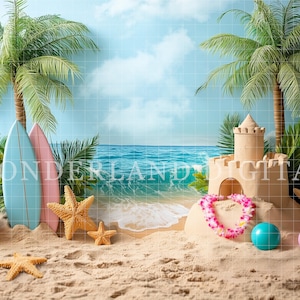 Puede incluir: Una escena de playa con un castillo de arena, tablas de surf y palmeras. La imagen presenta un castillo de arena, dos tablas de surf, estrellas de mar y pelotas de playa. El fondo muestra el océano y el cielo. El texto "WONDERLAND DIGITAL" es visible.