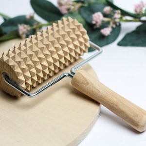 Rouleau de massage en bois, Automassage, Produit de massage, Soin musculaire naturel, Récupération musculaire, Appareil de massage en profondeur, Feutrage humide image 4