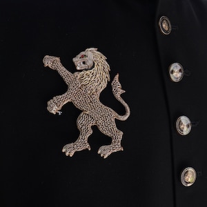 Zardozi Lion Patch: Gothic Embroidered Applique (12cm)
