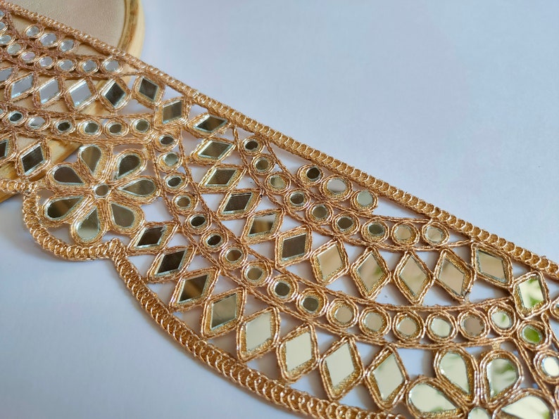 Adorno de espejo de diseñador festoneado de oro rosa de 1 yarda, borde de sari glamoroso, encaje de Bollywood indio, borde de costura de bricolaje cortado a un tamaño de 8 cm de ancho imagen 3