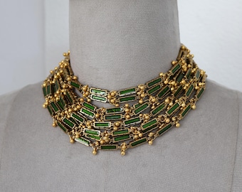 Lumina Choker: flessengroene gelaagde antiekgouden kraagketting