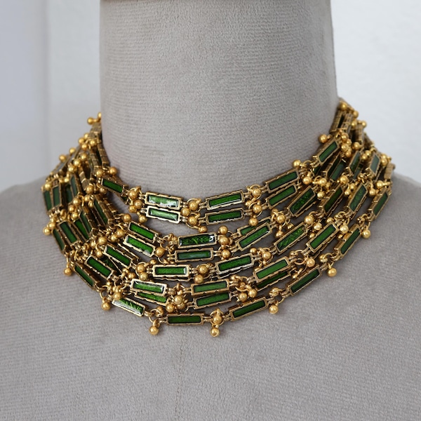 Lumina Choker: Flaschengrüne Layered Antique Gold Kragen-Halskette