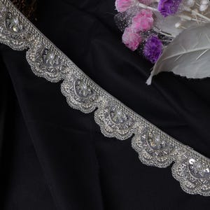 Floral Scalloped Lace Trim: Beaded Indian Sari Border, 3.5cm Wide