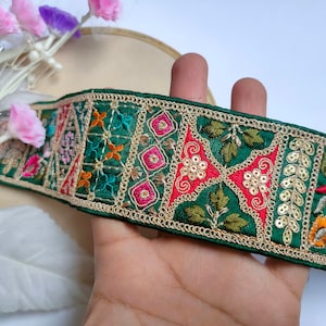 Bordura ricamata per sari indiano: pizzo floreale verde smeraldo, cucito artigianale