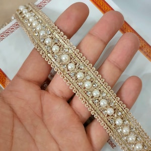 Fita de renda com acabamento em pérolas douradas e zircônias: Fita bordada indiana, 9 jardas