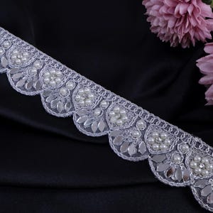 Silver Scalloped Sari Border Lace: Pearl & Mirror Embellished, 1.5&quot; Wide
