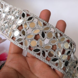 Adorno de espejo de corte simétrico de plata metálica, borde de Sari, adornos de vestido de novia, encaje indio Dupatta Lehenga cortado a un tamaño de 5,5 cm de ancho imagen 2