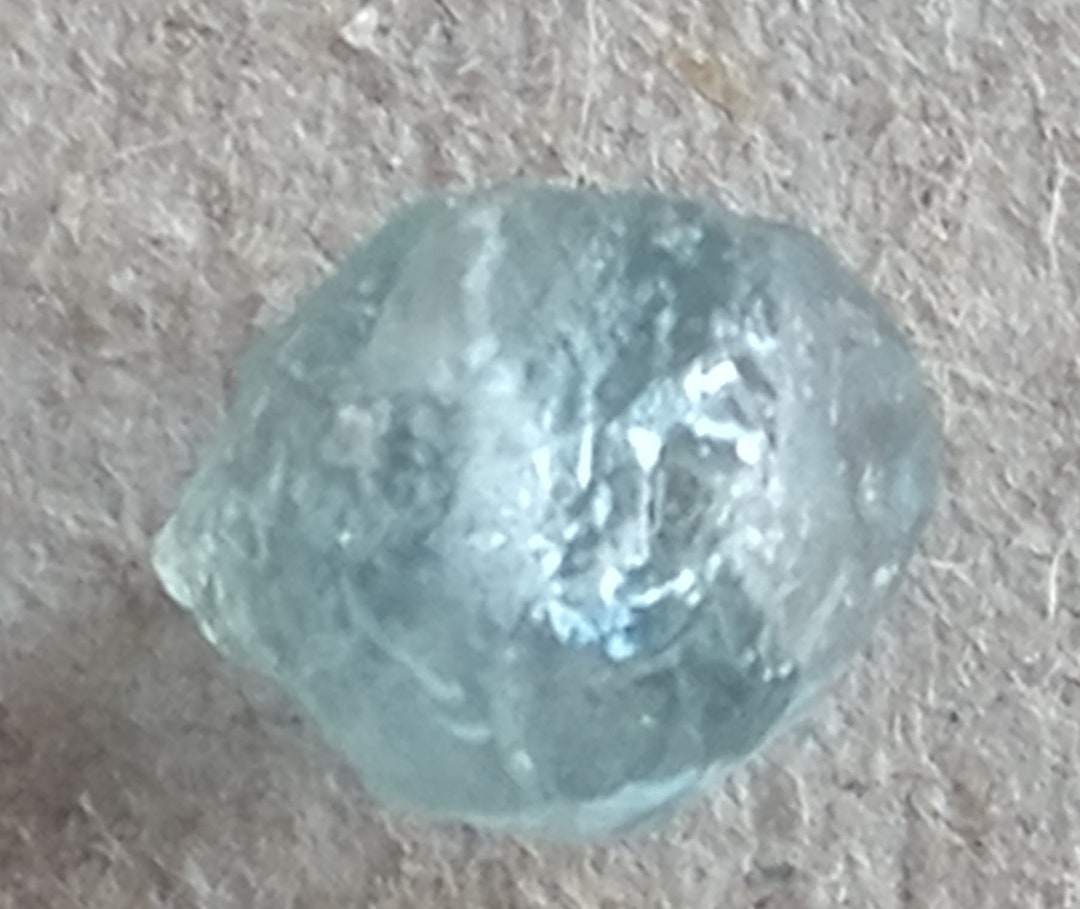 2.08 Carats Montana Sapphire Rough. AQUAMARINE. Heat Treated. Clear