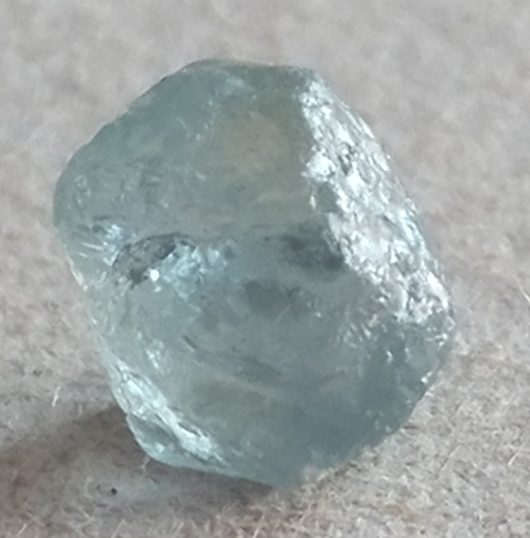 2.08 Carats Montana Sapphire Rough. AQUAMARINE. Heat Treated. Clear