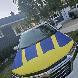 Michigan Wolverine &quot;Wings&quot; Auto Hood Cover