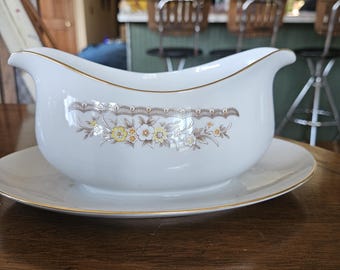 Vintage Ecko Fine China Gravy Boat