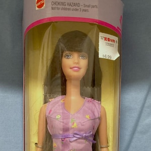 NRFB ~ Pretty Flowers Barbie Doll ~ Mattel Doll ~ 1999 ~~ Brunette
