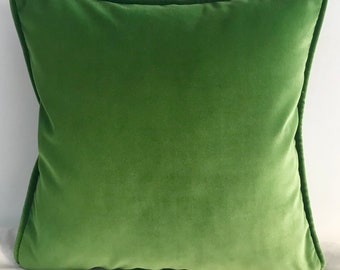Kelly green velvet pillows Clearance
